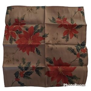 Ariana Set Of 4 Dinner Napkins Red Christmas Poinsettias Golden Background NIP